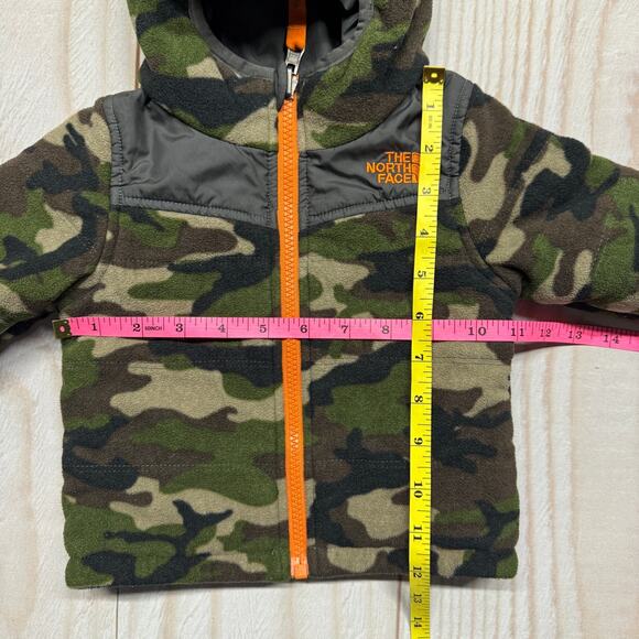 The North Face Baby 6-12M Reversible Full-Zip Hooded Jacket Camo/Gray - Picture 5 of 5